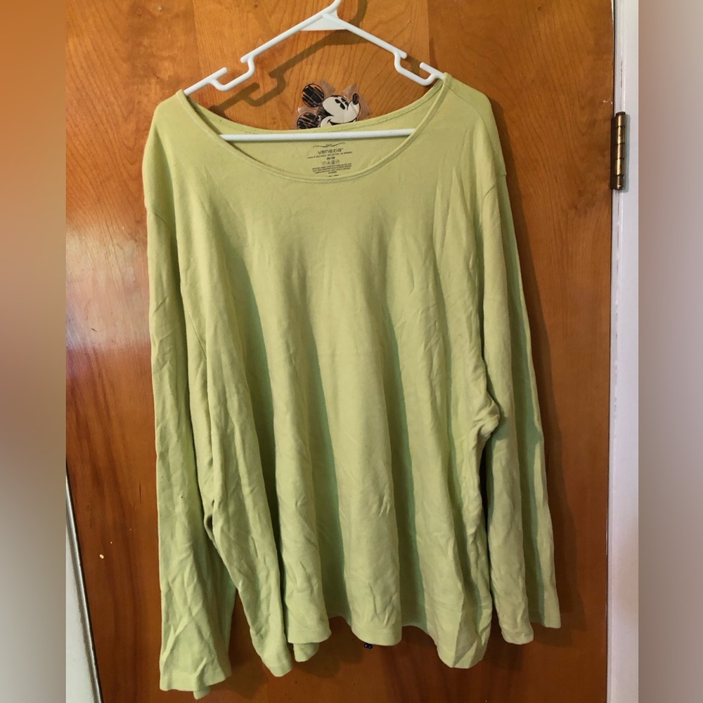 Light green plus size long sleeve tee